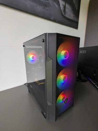 Komputer do gier 16GB RAM GTX 1660 Super Ryzen 5 3500 SSD obudowa LED