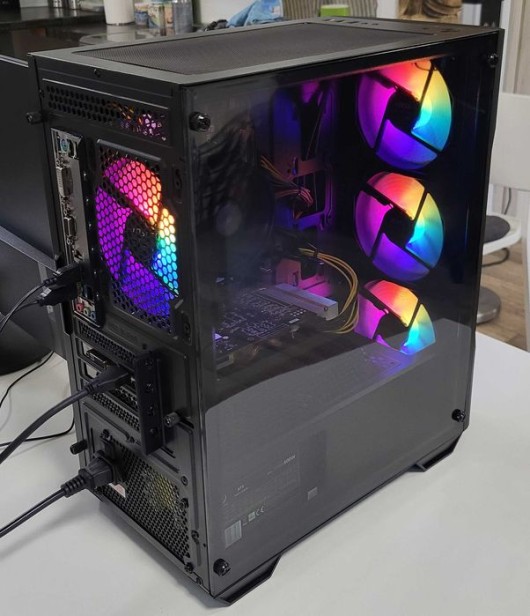Komputer gamingowy do gier RTX 3060 12GB SSD 32GB DDR4 Ryzen 5 3600